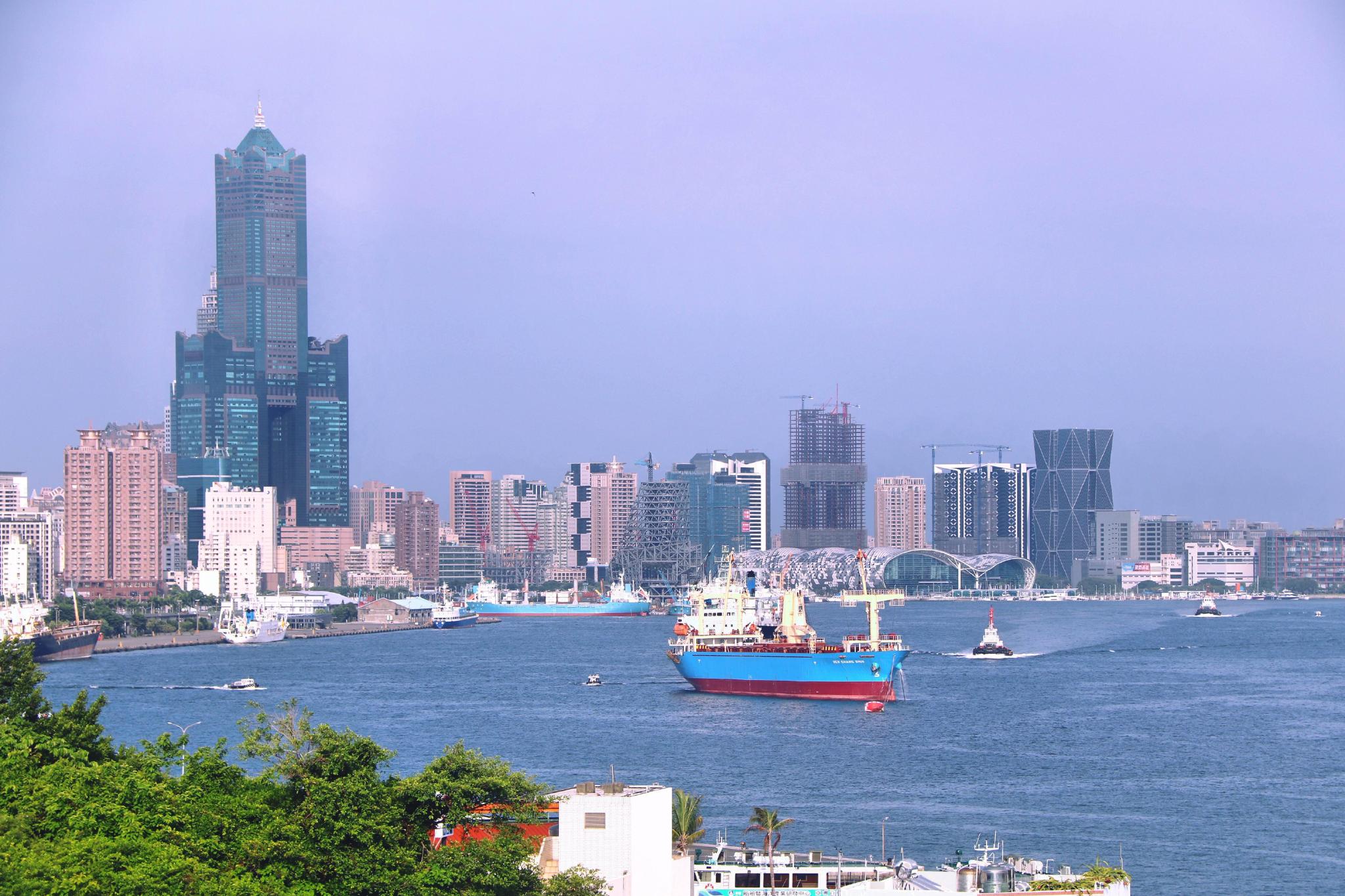 台湾之声，尊敬听众，欢迎收听！