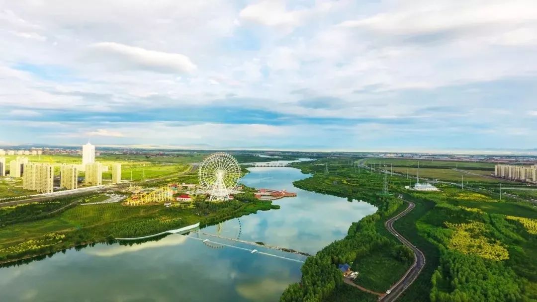 乌兰察布草原之夜，独白映衬夕阳金黄